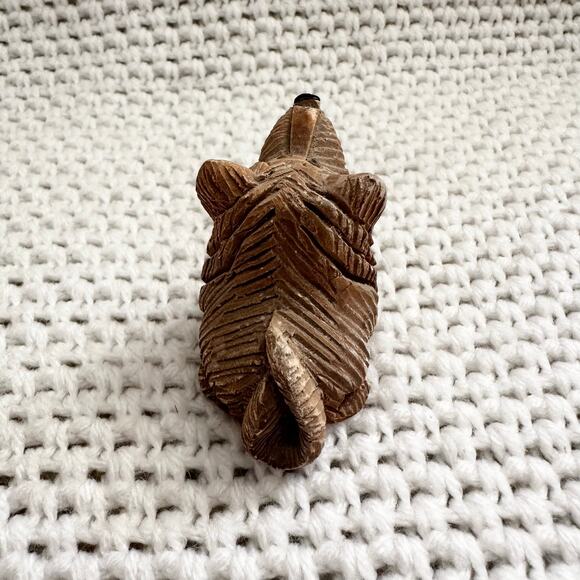 Artesania Rinconada German Shepherd Puppy Carved Figurine Red Tongue 2" - Picture 4 of 4